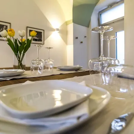 Elle Apartment *
