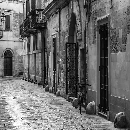 Elle Lecce